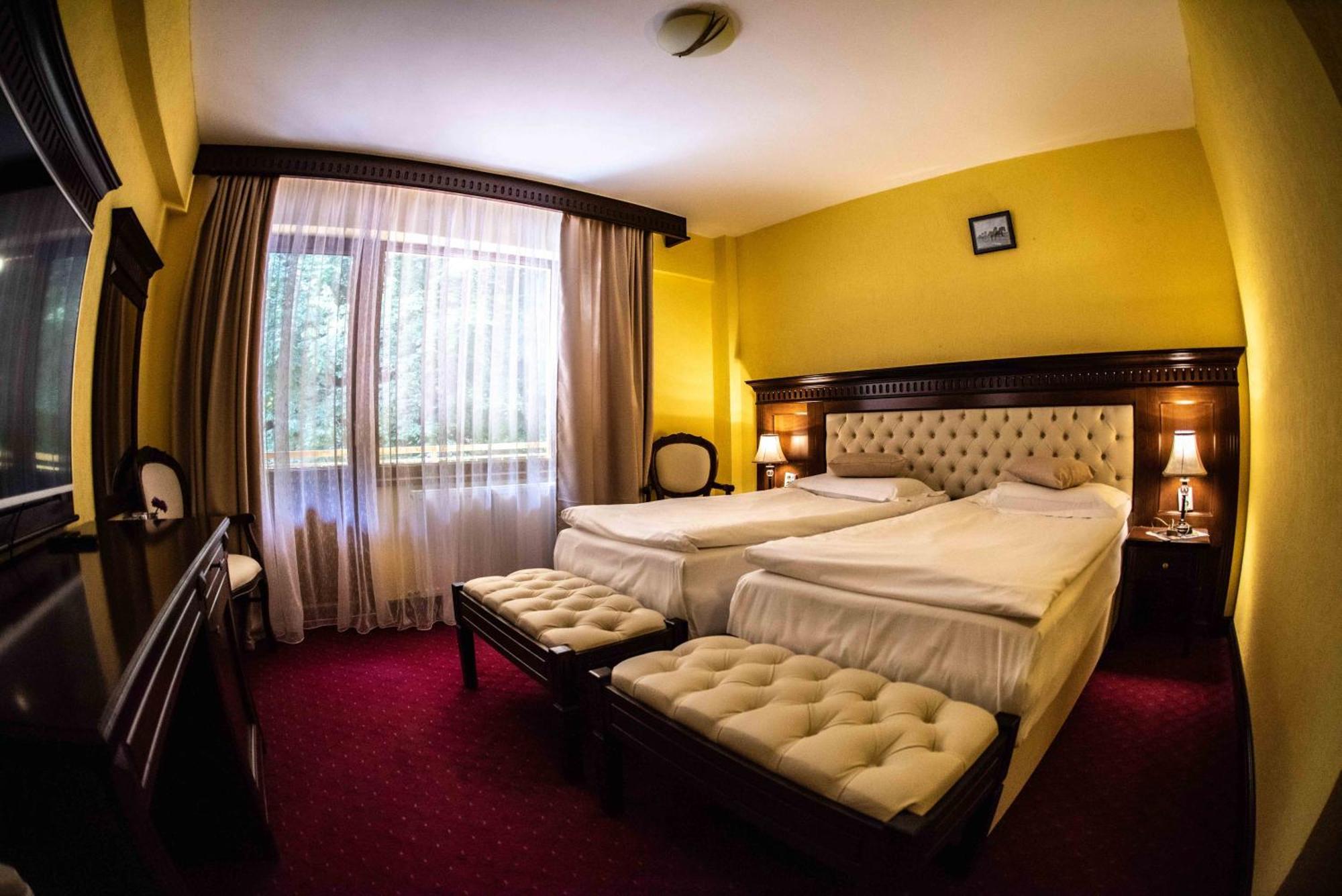 Hotel Trei Brazi Băile Olăneşti Exterior foto