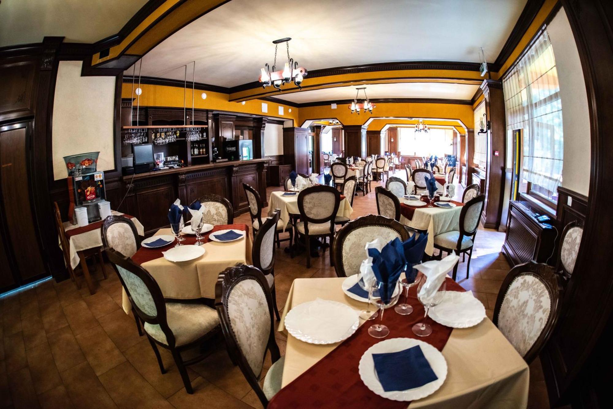 Hotel Trei Brazi Băile Olăneşti Exterior foto