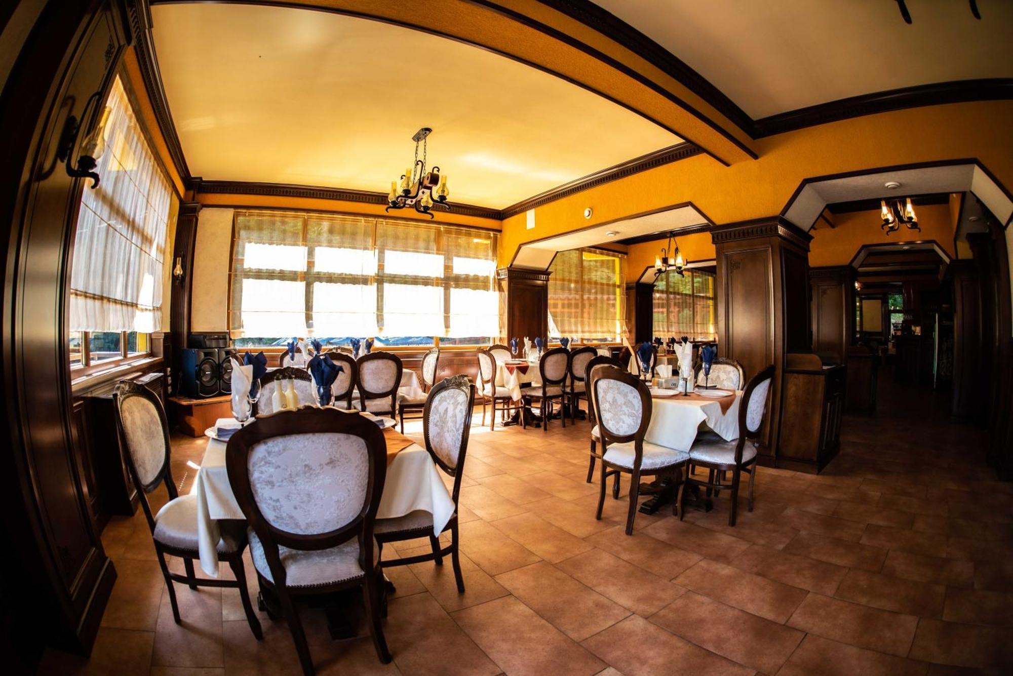 Hotel Trei Brazi Băile Olăneşti Exterior foto