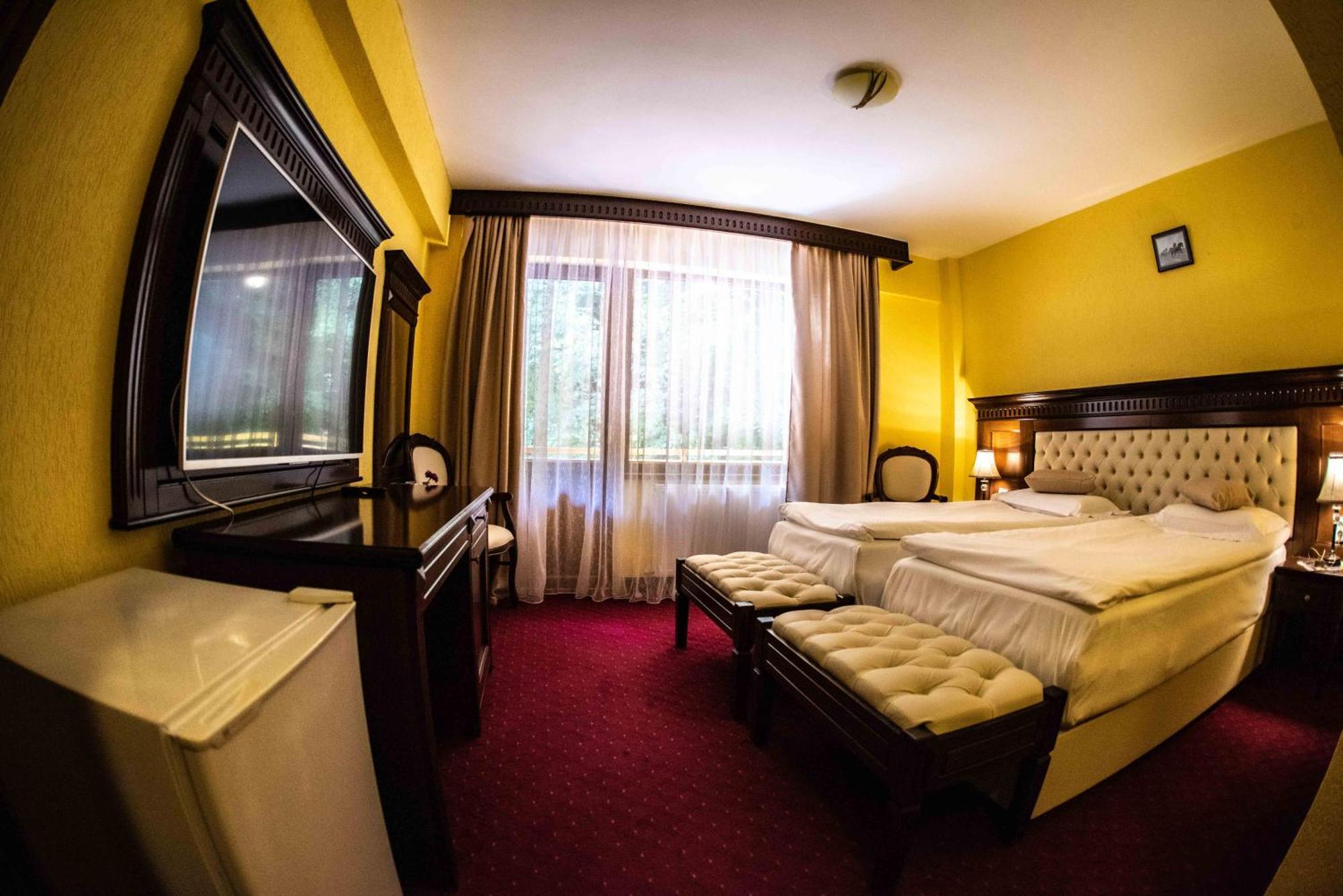 Hotel Trei Brazi Băile Olăneşti Exterior foto